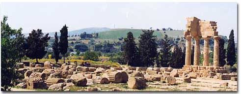 Valle dei Templi, visione generale nella zona del cosiddetto Tempio dei Dioscuri (prima met del V secolo a.C.)