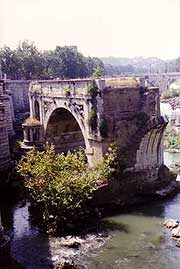 Il Ponte Emilio, conosciuto come "Ponte Rotto"